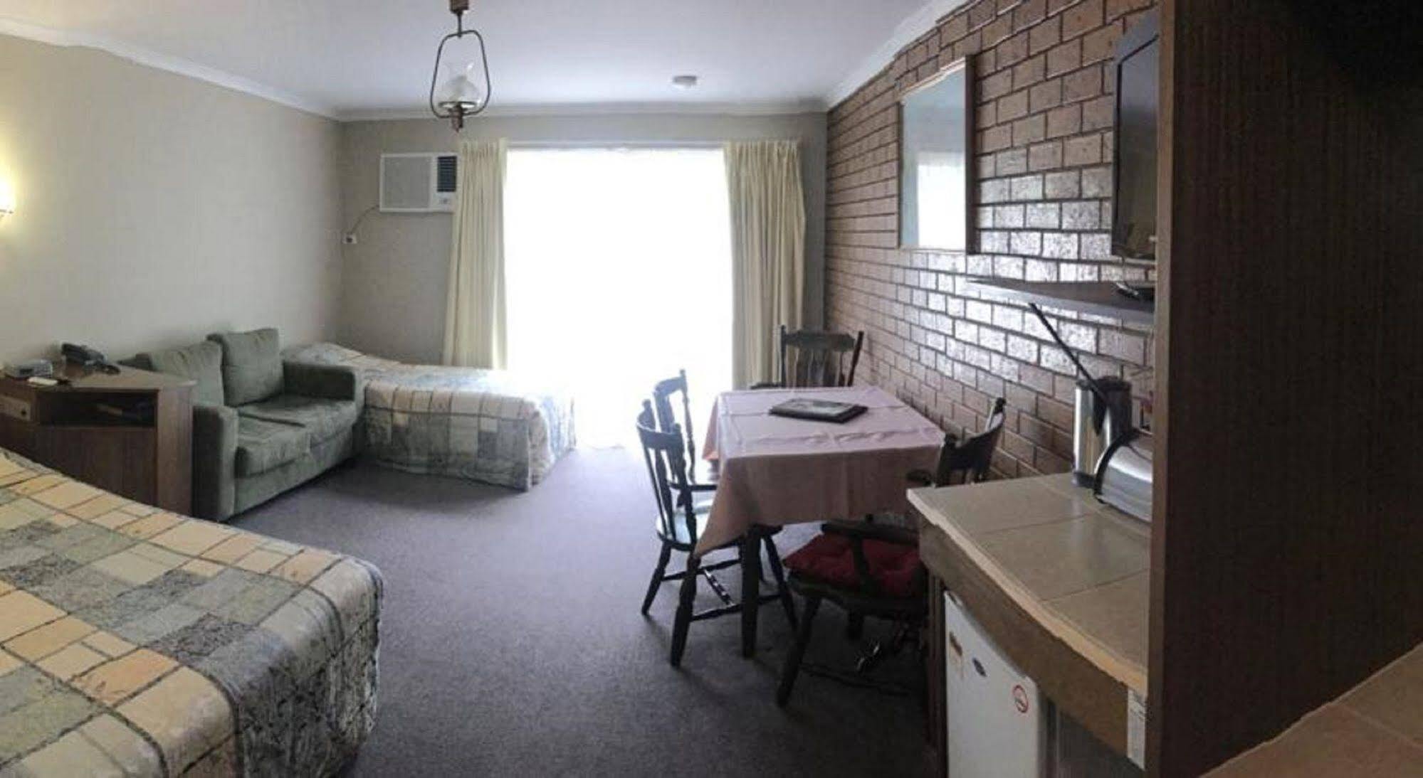 Cardigan Lodge Motel Ballarat Exterior photo
